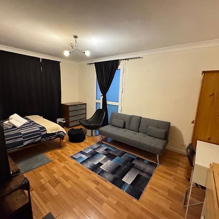 Huge And Affordable 3 Bedroom Flat In Hammersmith For 7 People With Welcome Breakfast Лондон Екстер'єр фото