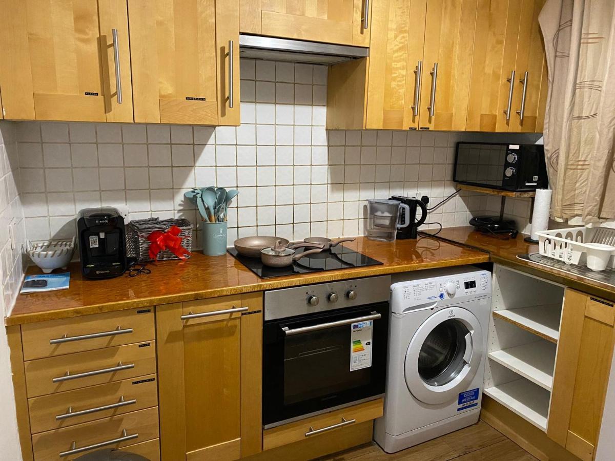 Huge And Affordable 3 Bedroom Flat In Hammersmith For 7 People With Welcome Breakfast Лондон Екстер'єр фото