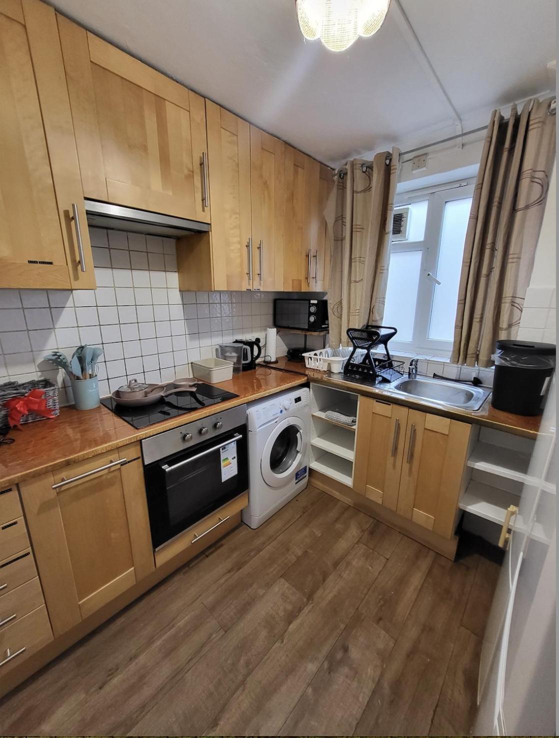 Huge And Affordable 3 Bedroom Flat In Hammersmith For 7 People With Welcome Breakfast Лондон Екстер'єр фото