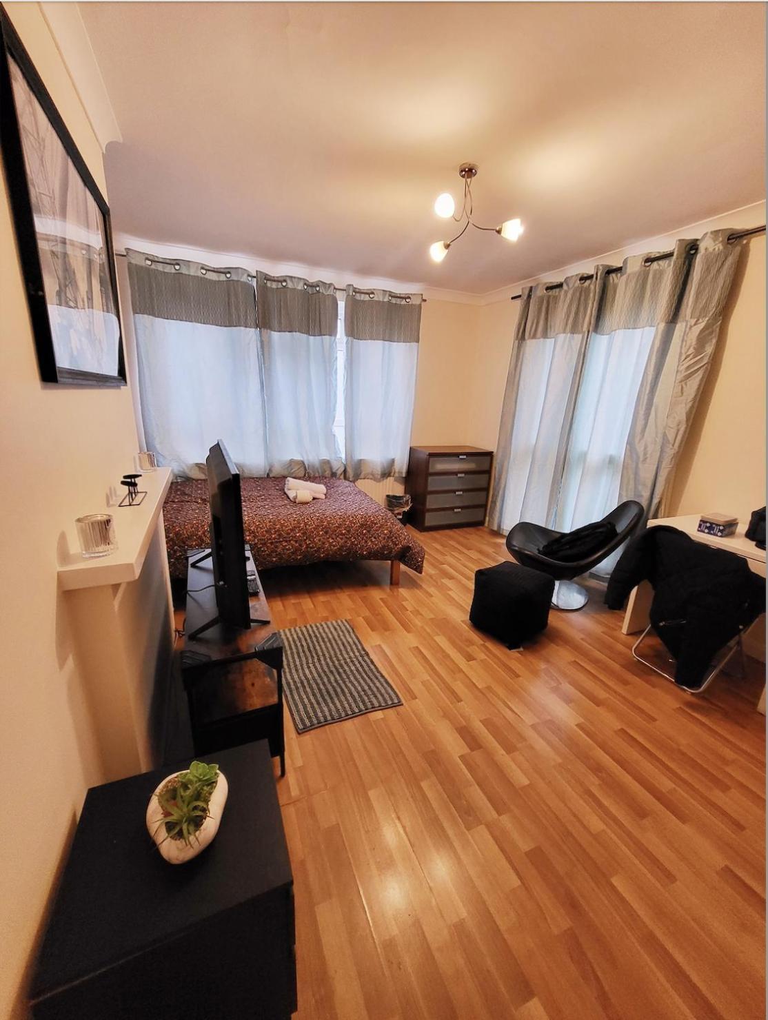 Huge And Affordable 3 Bedroom Flat In Hammersmith For 7 People With Welcome Breakfast Лондон Екстер'єр фото