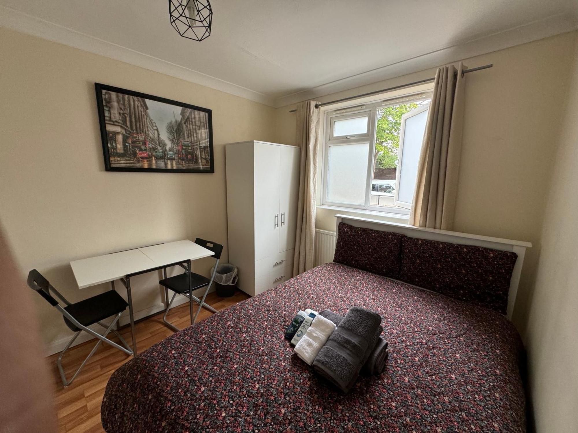 Huge And Affordable 3 Bedroom Flat In Hammersmith For 7 People With Welcome Breakfast Лондон Екстер'єр фото