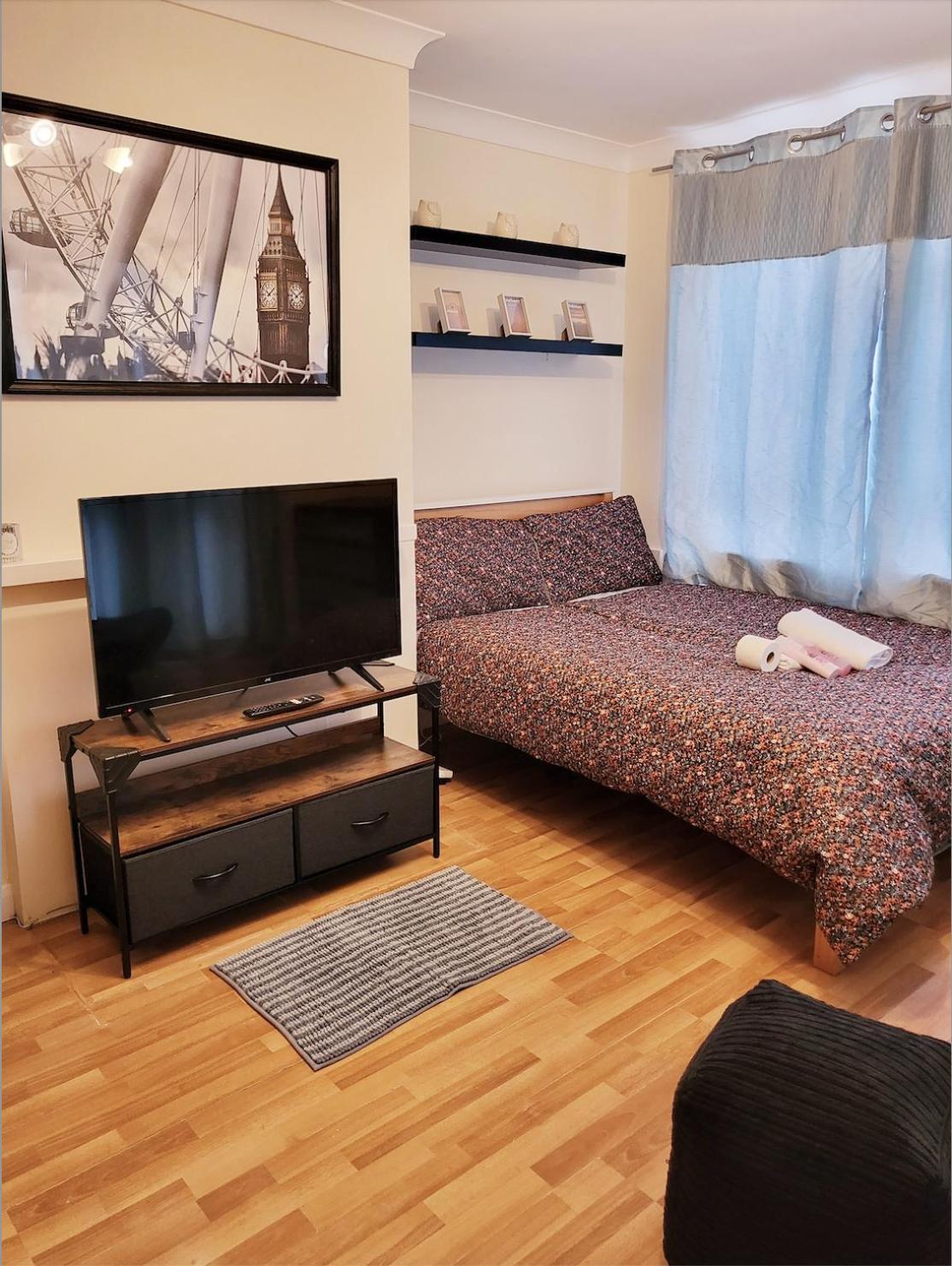 Huge And Affordable 3 Bedroom Flat In Hammersmith For 7 People With Welcome Breakfast Лондон Екстер'єр фото