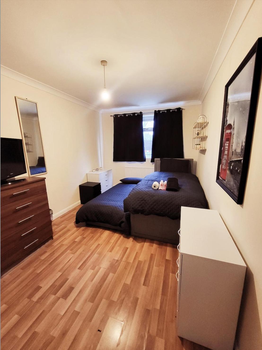 Huge And Affordable 3 Bedroom Flat In Hammersmith For 7 People With Welcome Breakfast Лондон Екстер'єр фото
