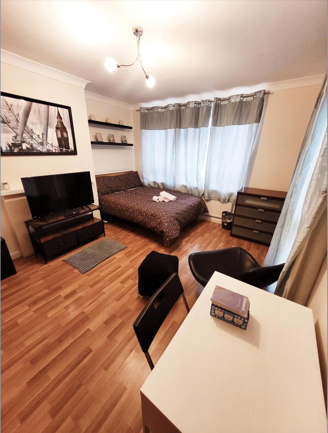 Huge And Affordable 3 Bedroom Flat In Hammersmith For 7 People With Welcome Breakfast Лондон Екстер'єр фото