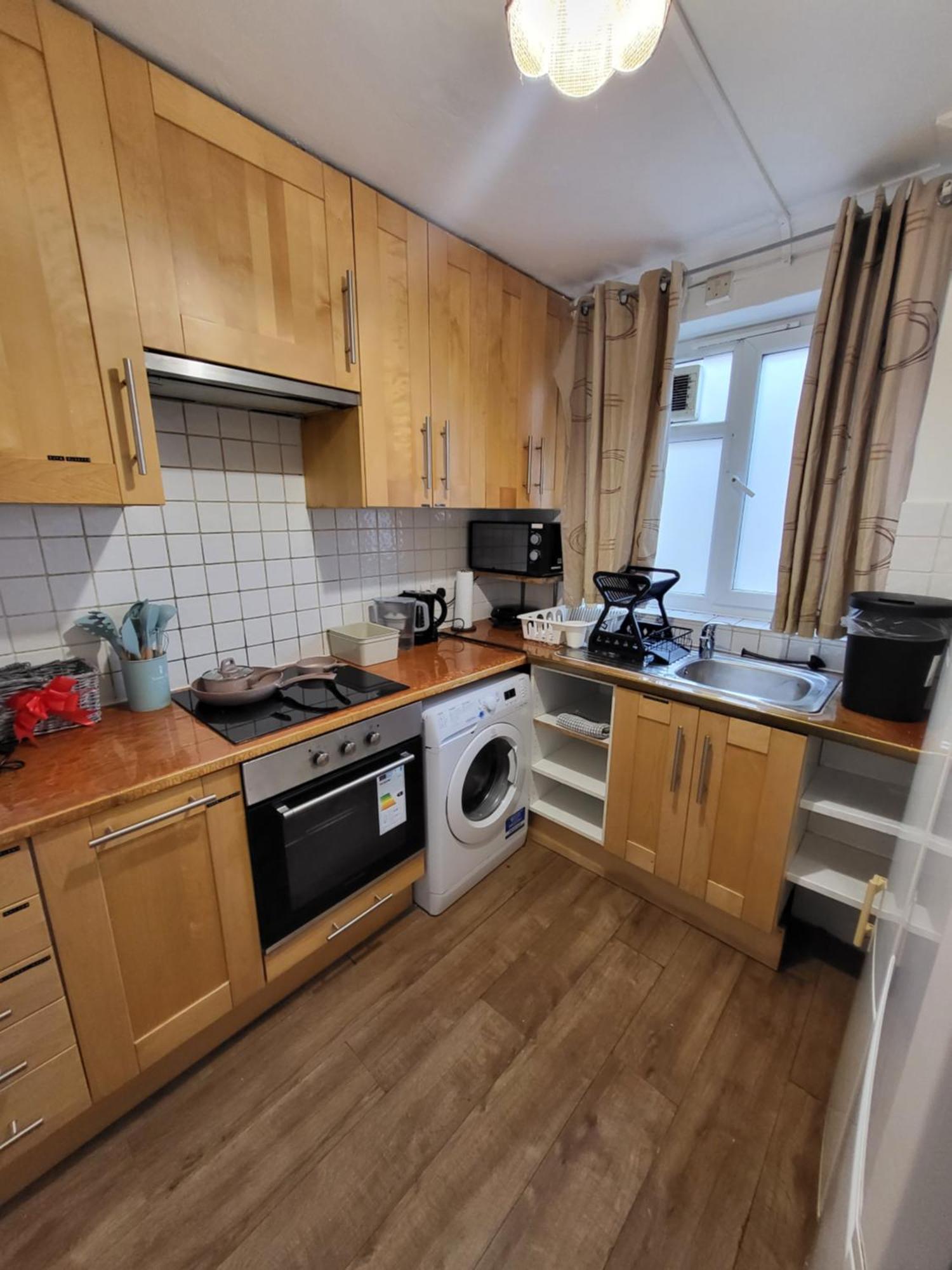 Huge And Affordable 3 Bedroom Flat In Hammersmith For 7 People With Welcome Breakfast Лондон Екстер'єр фото