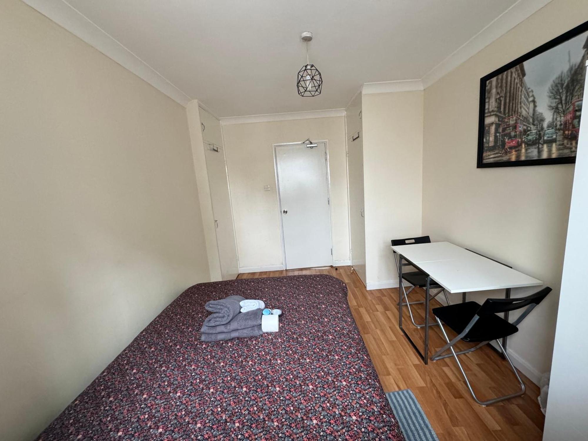 Huge And Affordable 3 Bedroom Flat In Hammersmith For 7 People With Welcome Breakfast Лондон Екстер'єр фото