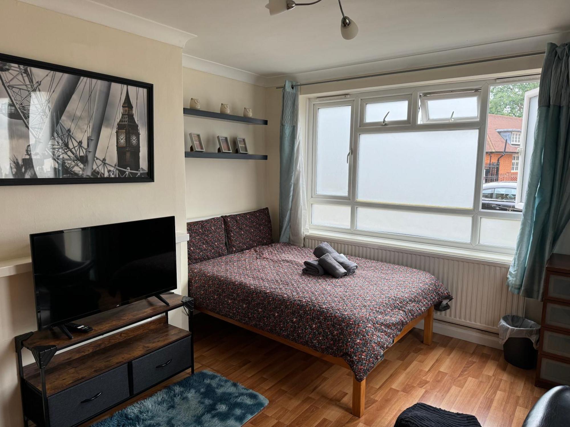 Huge And Affordable 3 Bedroom Flat In Hammersmith For 7 People With Welcome Breakfast Лондон Екстер'єр фото