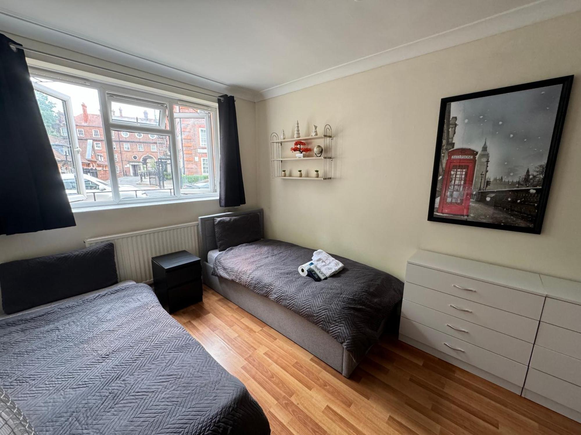 Huge And Affordable 3 Bedroom Flat In Hammersmith For 7 People With Welcome Breakfast Лондон Екстер'єр фото