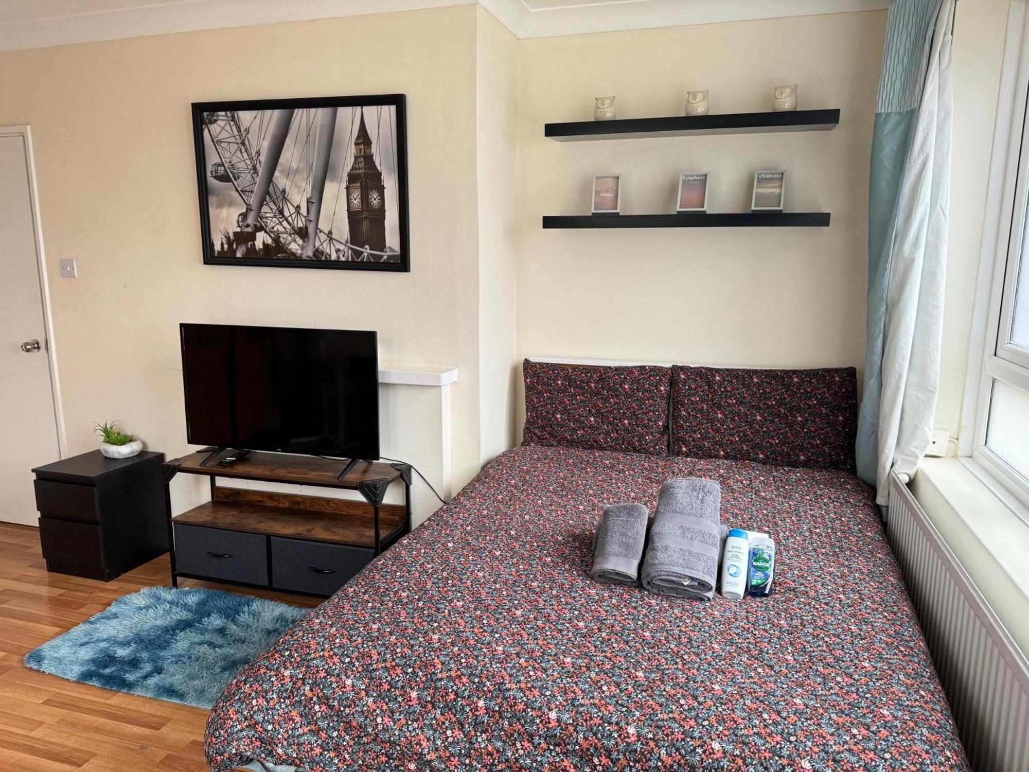 Huge And Affordable 3 Bedroom Flat In Hammersmith For 7 People With Welcome Breakfast Лондон Екстер'єр фото